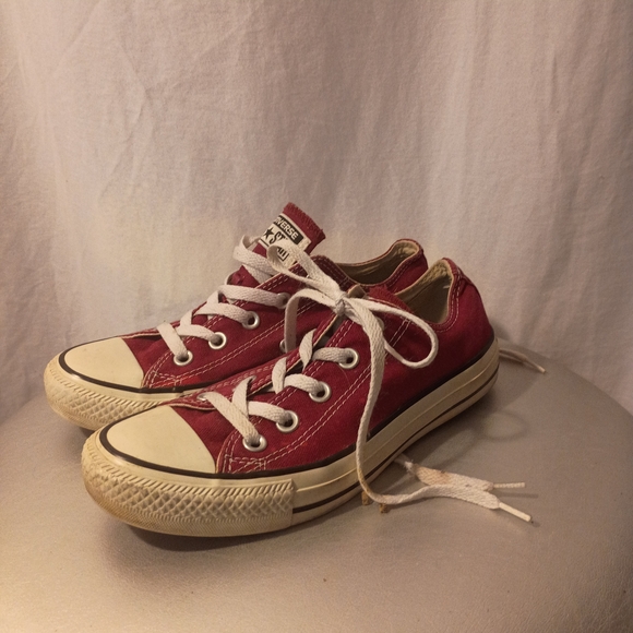 Converse Women's Maroon All Star Chuck Taylor Size 4 Sneakers - Picture 2 of 5